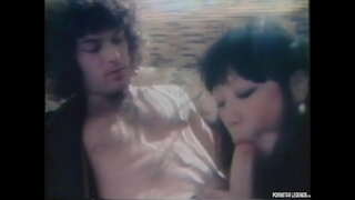 Klasyczna gwiazda porno Kioto G Sprawia, że Głębokie Gardło Członka Przed трахом