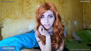 Girl gets naghinam-hinam sa atubangan sa screen