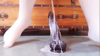 Азиатка получает наслаждение на полную катушку